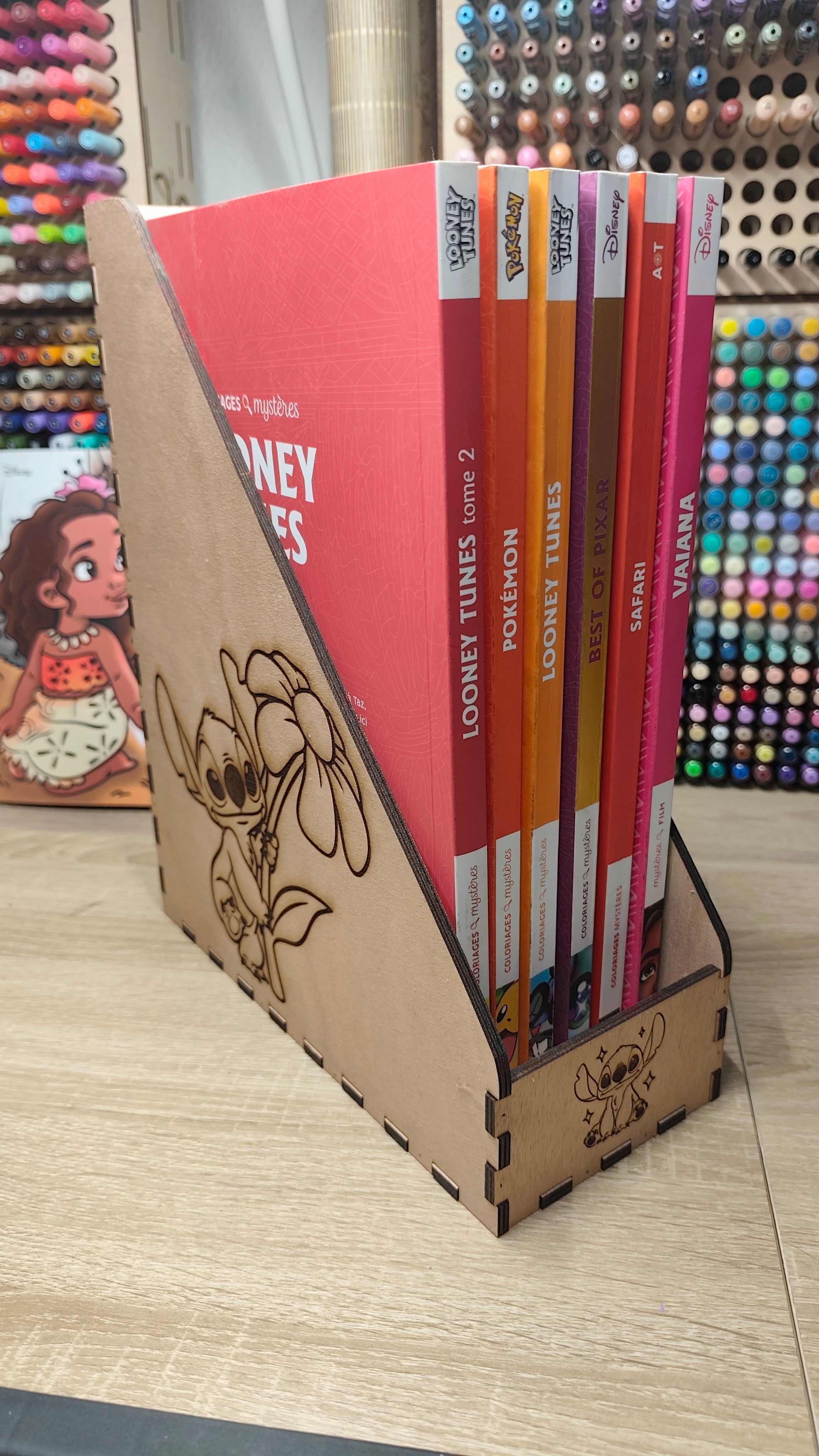 Support de livre de coloriages