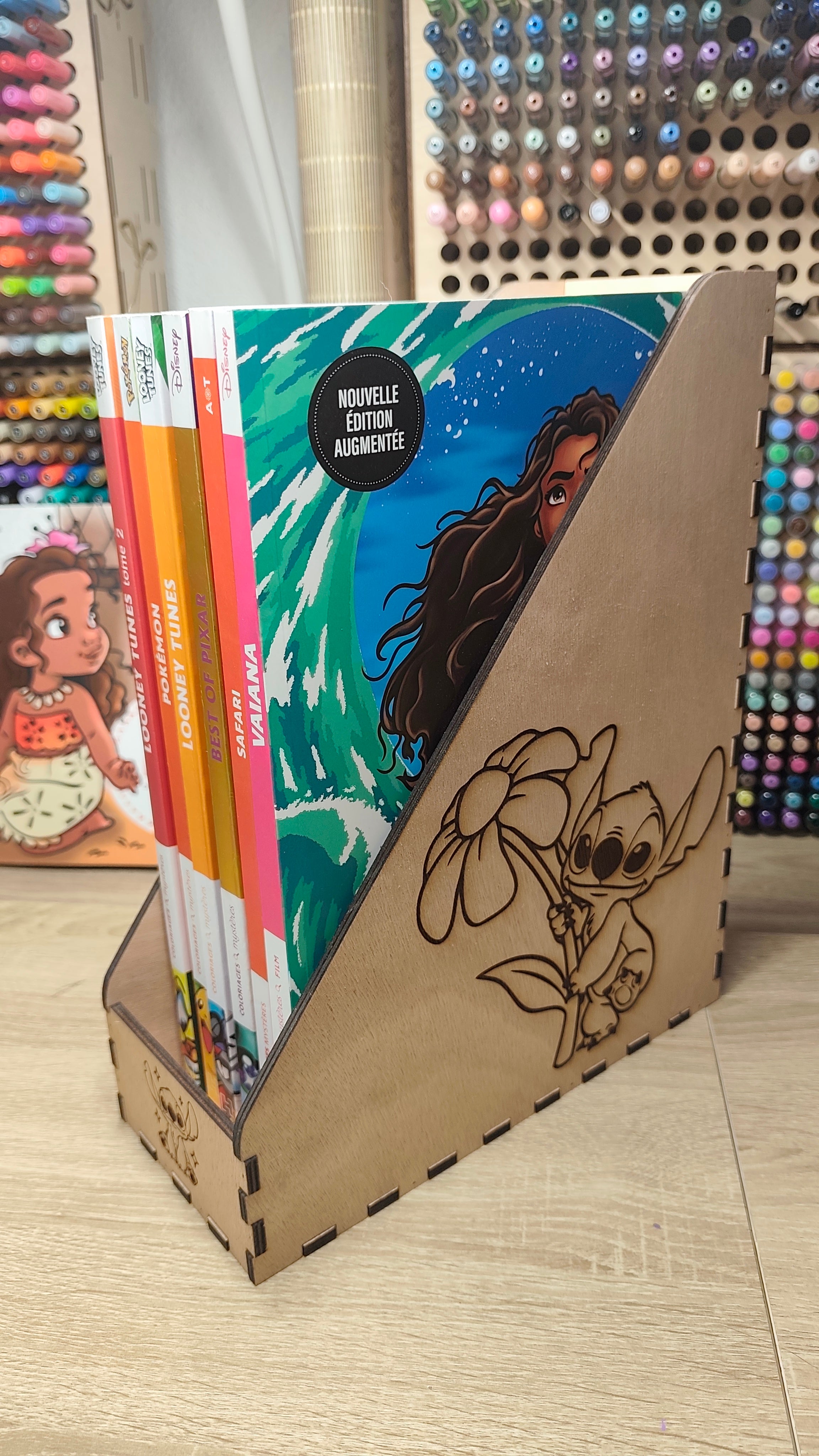 Support de livre de coloriages